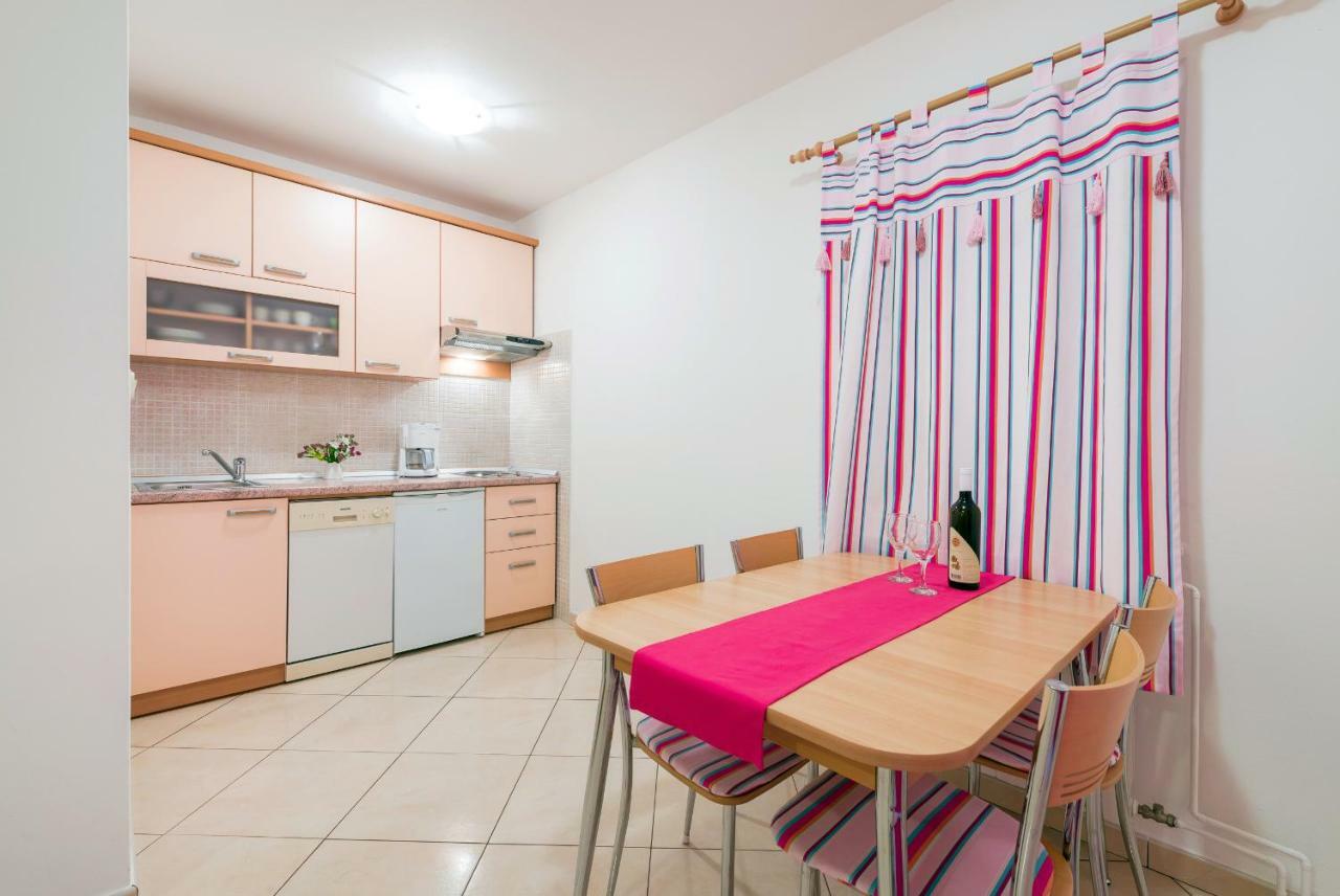 בול Apartments Villa Vallum מראה חיצוני תמונה